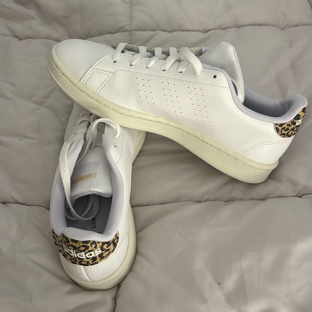 Adidas Womens Advantage Tennis Sneaker